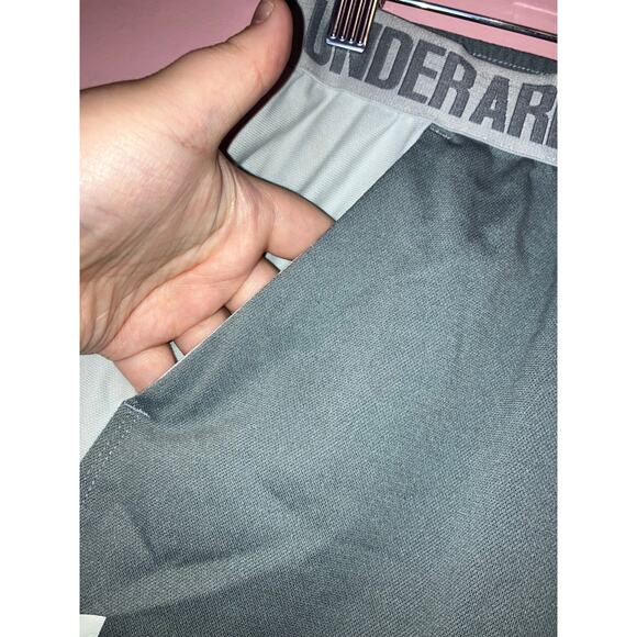Under Armour grey activewear shorts size XS - Picture 2 of 5